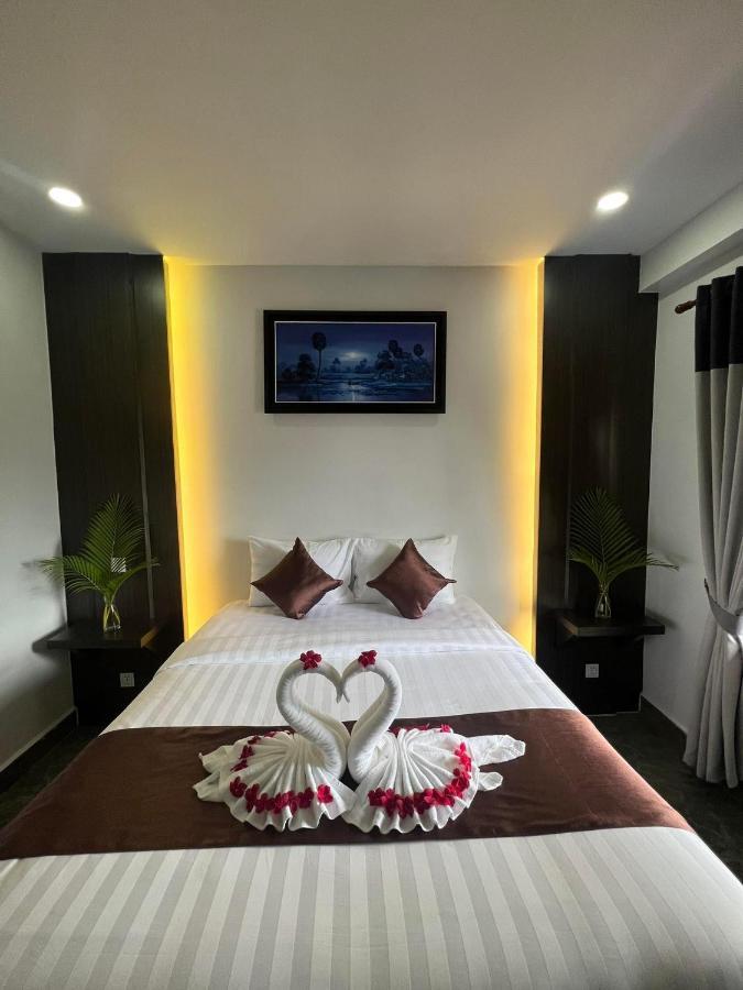 The Moon Kampot Boutique Hotel Екстериор снимка