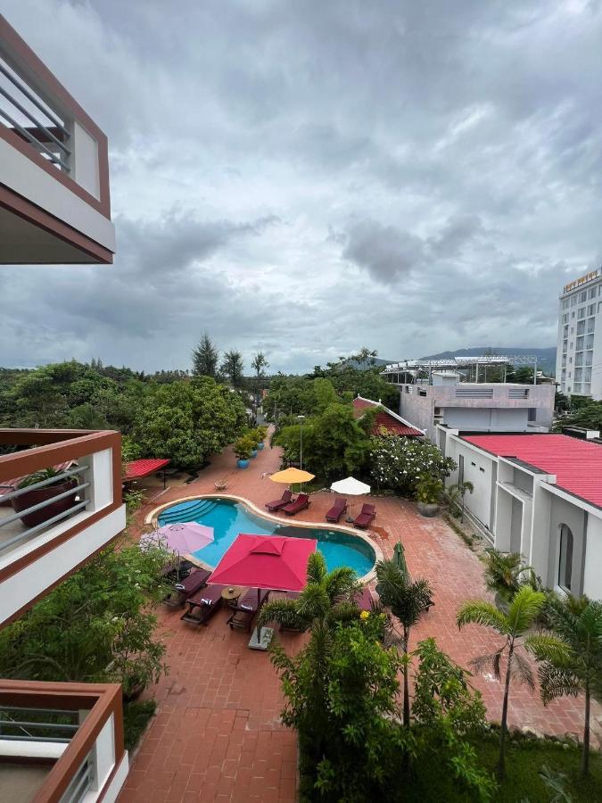 The Moon Kampot Boutique Hotel Екстериор снимка
