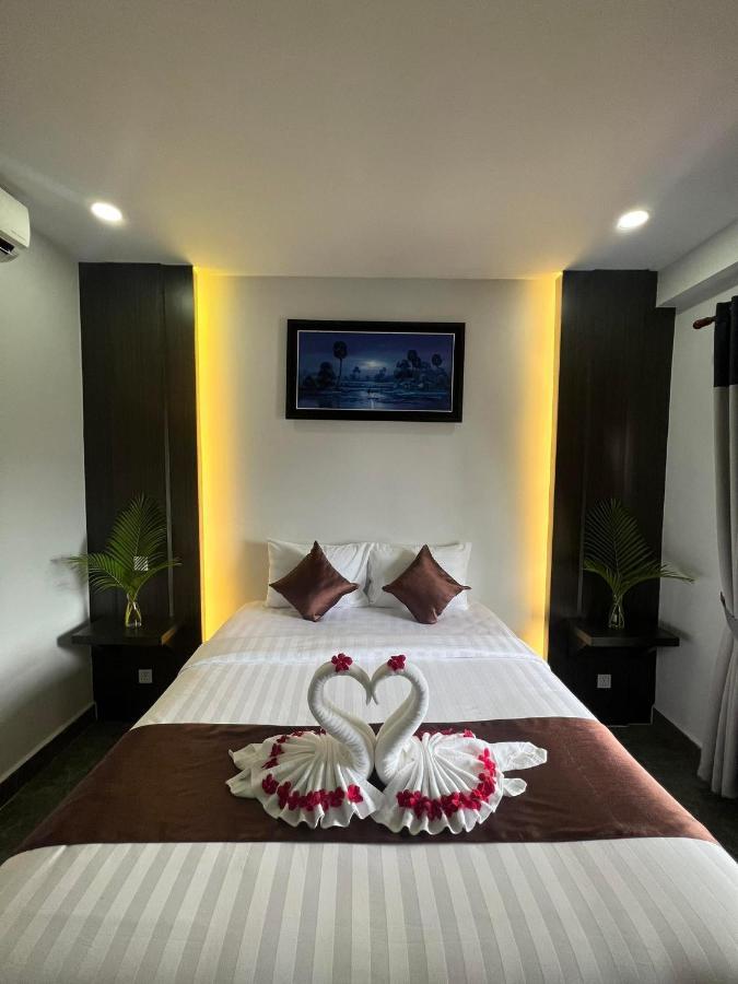The Moon Kampot Boutique Hotel Екстериор снимка