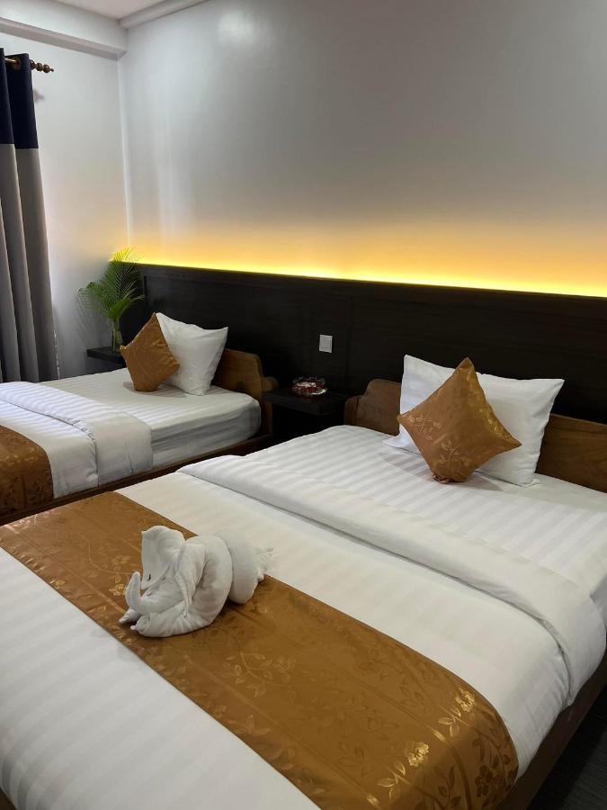 The Moon Kampot Boutique Hotel Екстериор снимка