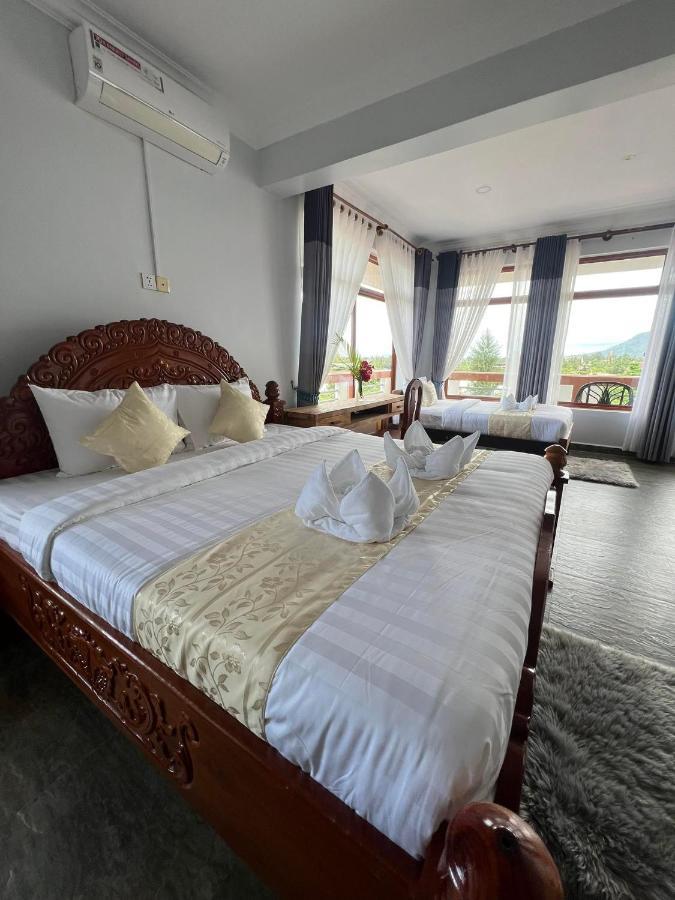 The Moon Kampot Boutique Hotel Екстериор снимка