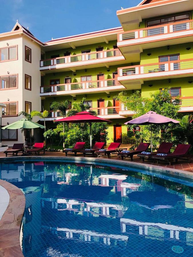 The Moon Kampot Boutique Hotel Екстериор снимка