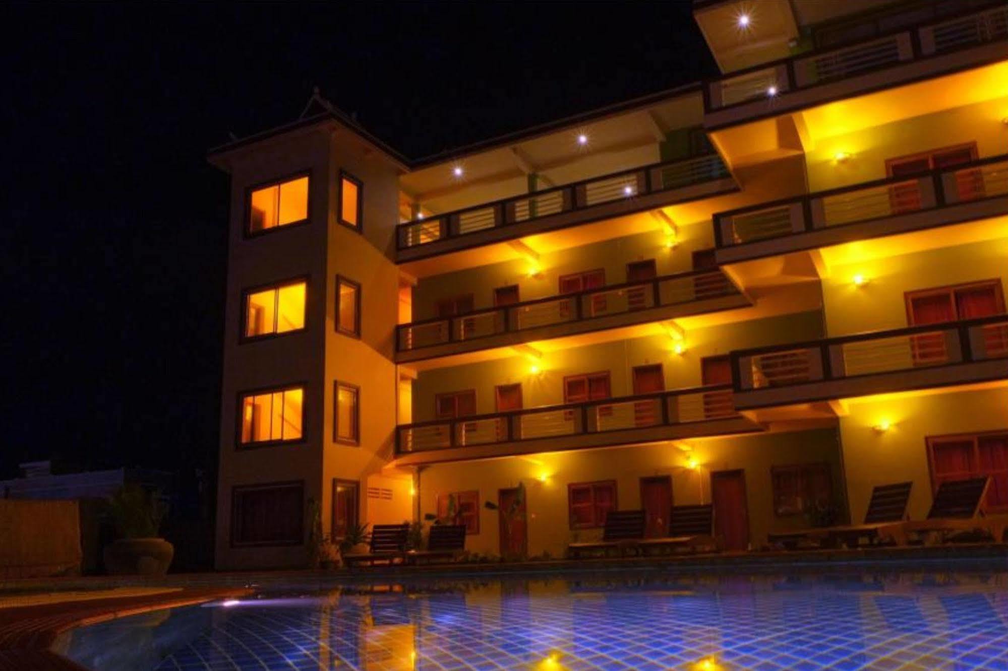 The Moon Kampot Boutique Hotel Екстериор снимка