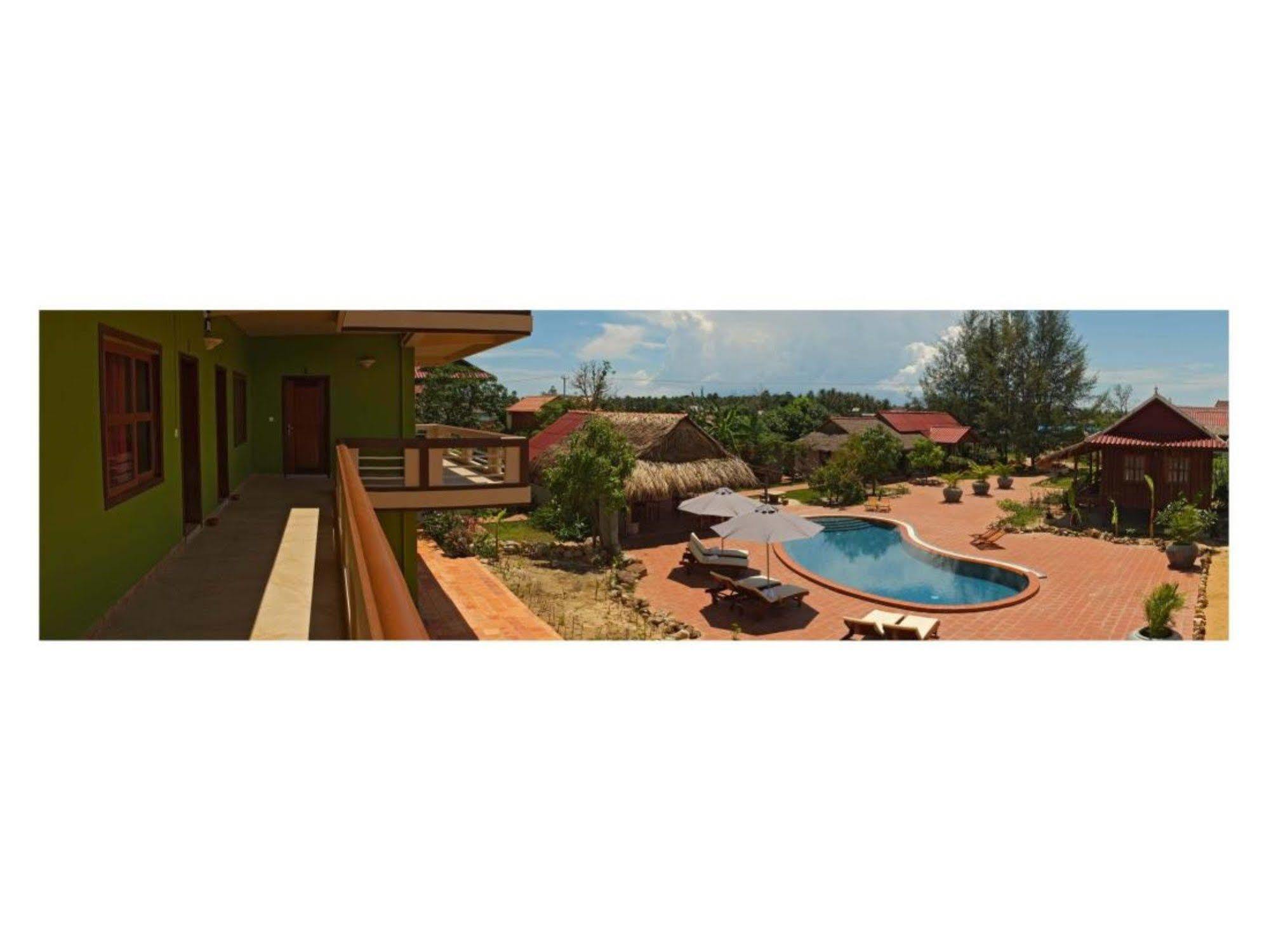 The Moon Kampot Boutique Hotel Екстериор снимка