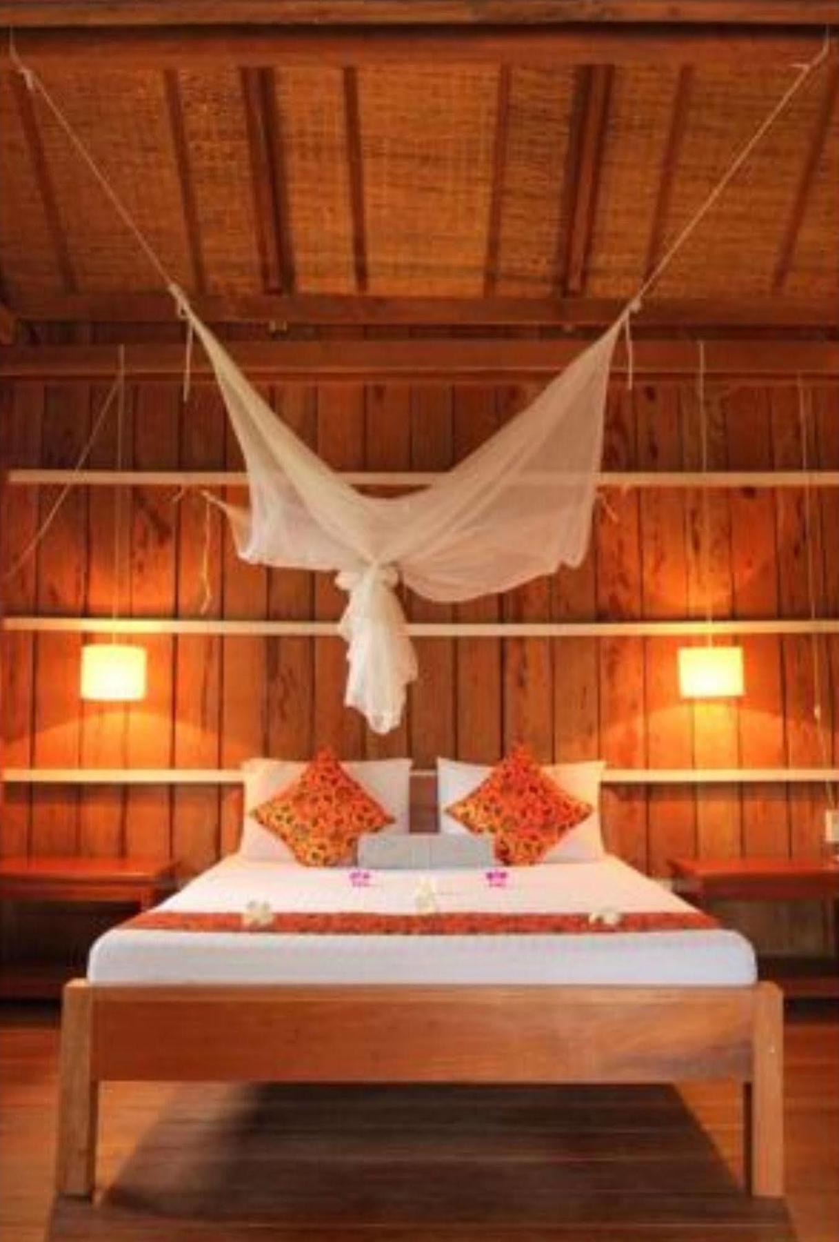 The Moon Kampot Boutique Hotel Екстериор снимка